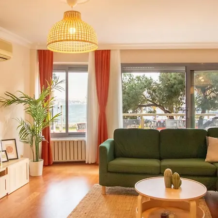 Apartment Balcony & Sea View Flat In Karsiyaka Izmir