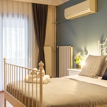 Balcony & Sea View Flat In Karsiyaka Daire İzmir