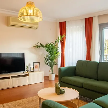 Balcony & Sea View Flat In Karsiyaka *