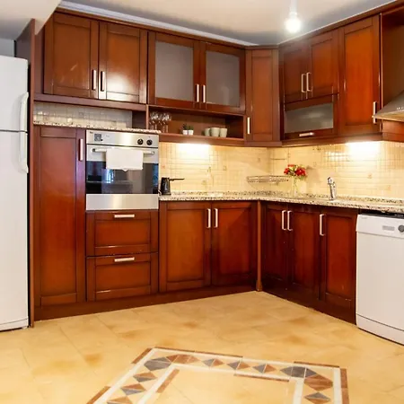 Balcony & Sea View Flat In Karsiyaka Izmir